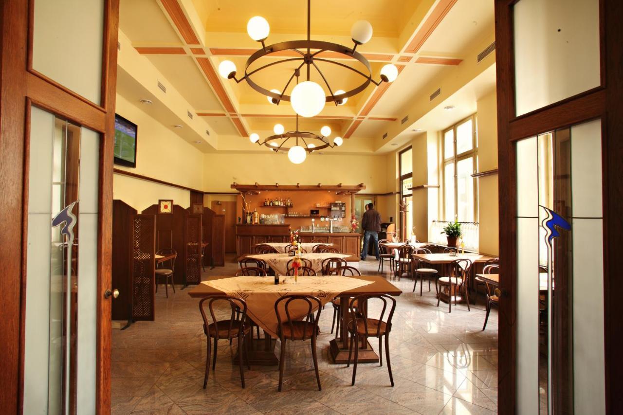 Hotel Slavie Pelhrimov Exterior photo