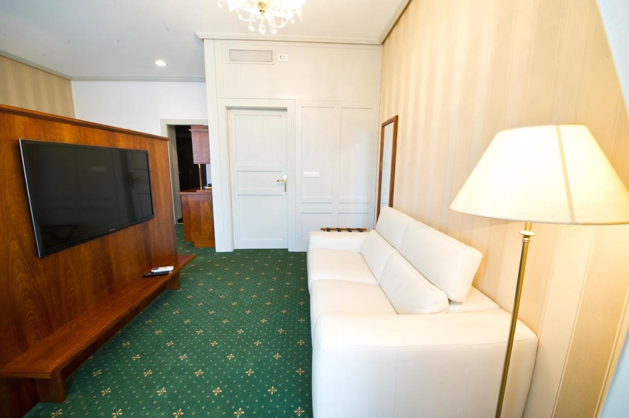 Hotel Slavie Pelhrimov Exterior photo